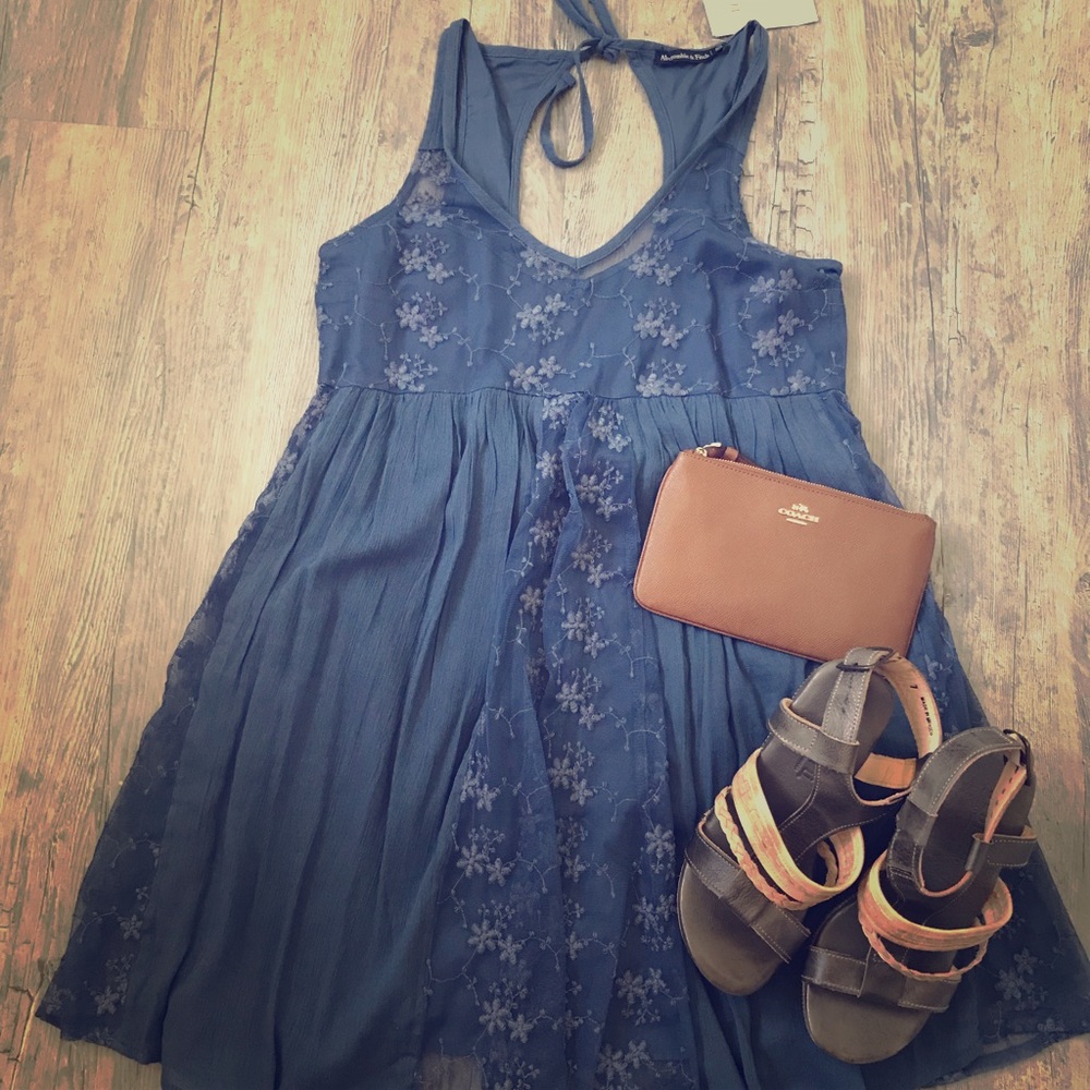 NWT babydoll dress from Abercrombie. Size XS.